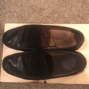 Nunn Bush Men’s black leather slip-on loafer shoe